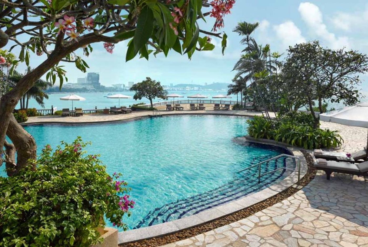 Dusit Thani Pattaya