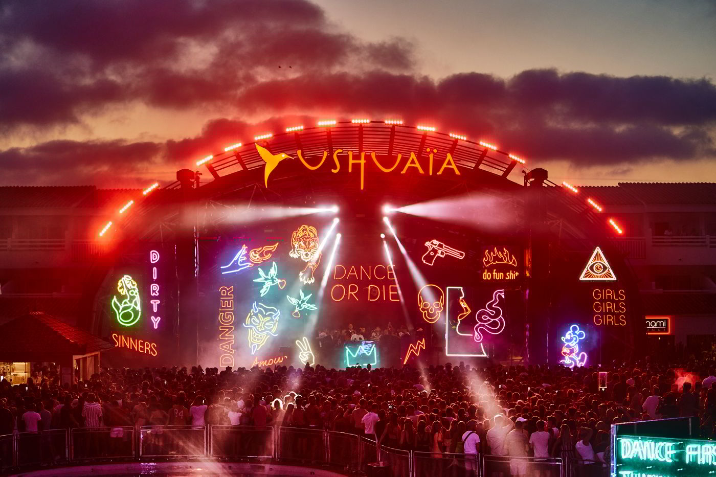 Ushuaia-Ibiza-Beach-Hotel-Sports-and-Entertainment-59