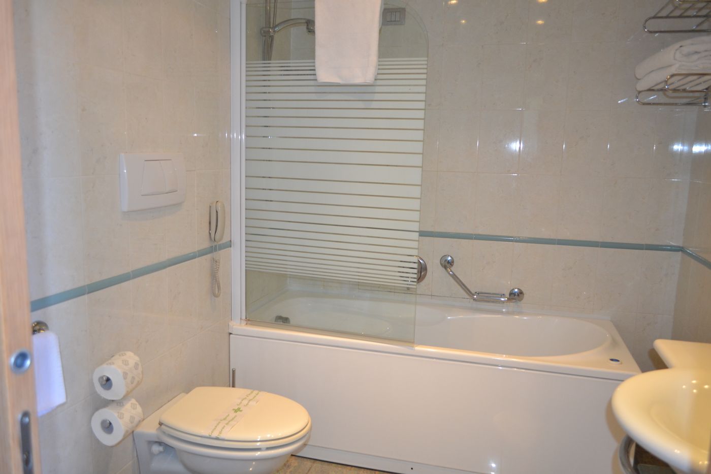 Marina-Palace-Hotel-Spa---Congress-Hall-Room-10