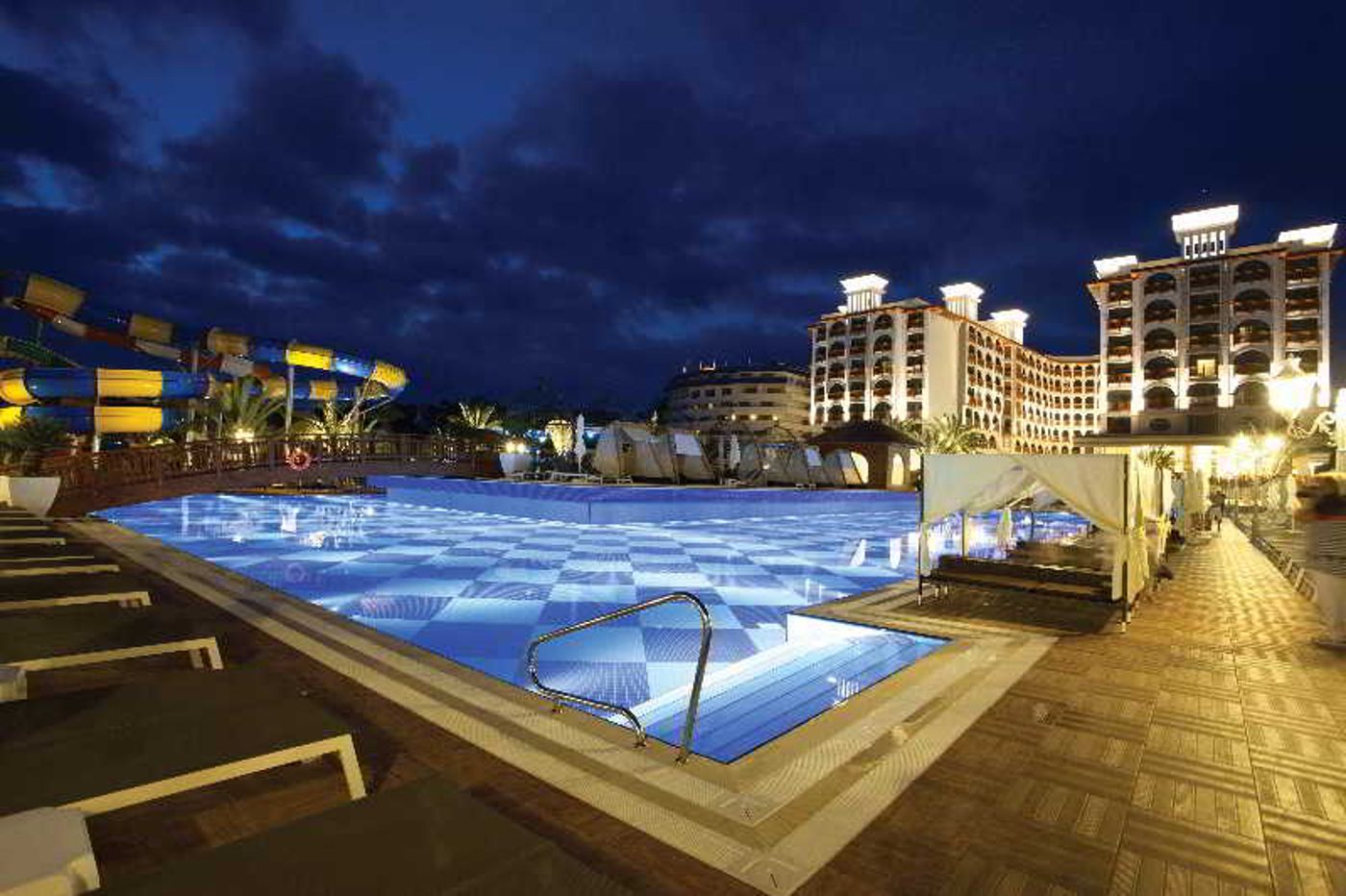 Quattro Beach Spa & Resort Hotel