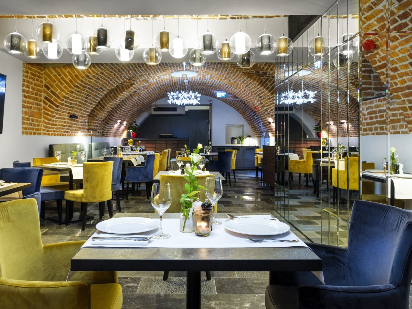 Logos-Hotel-Restaurant-39