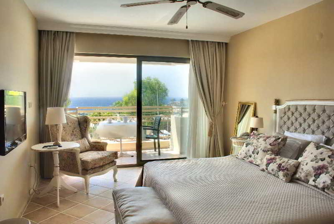 Carina-Hotel-Room-30