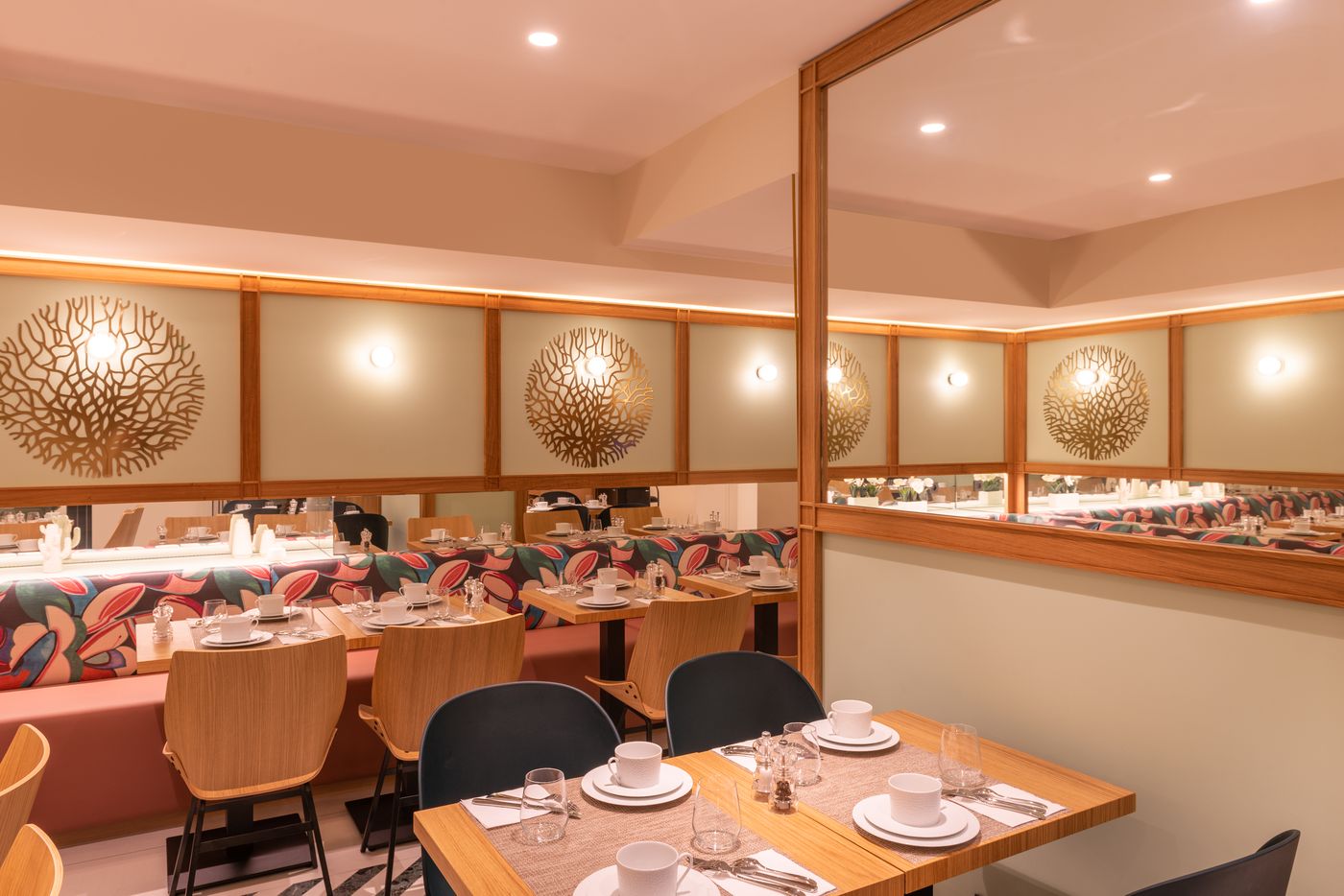 Hotel-Yllen-Eiffel-Restaurant-48