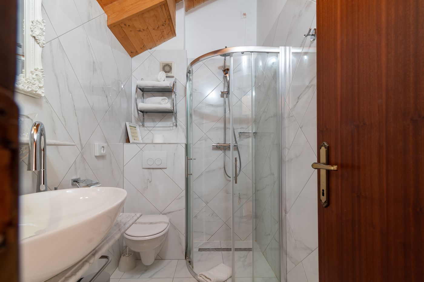 Pasike-Hotel-Room-56