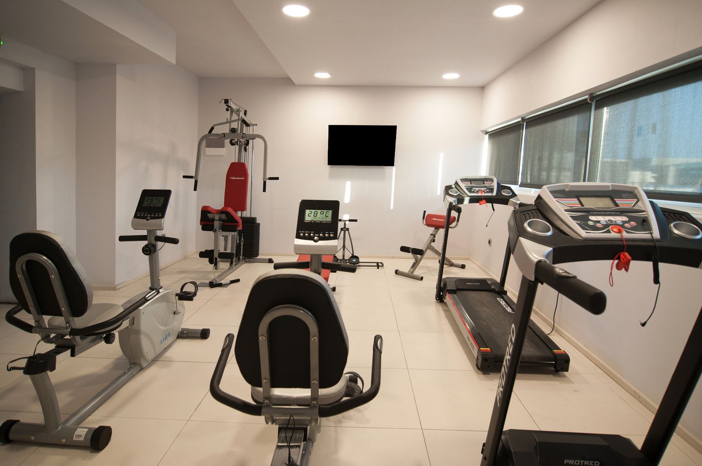 Athenaeum-Grand-Hotel-Sports-and-Entertainment-44