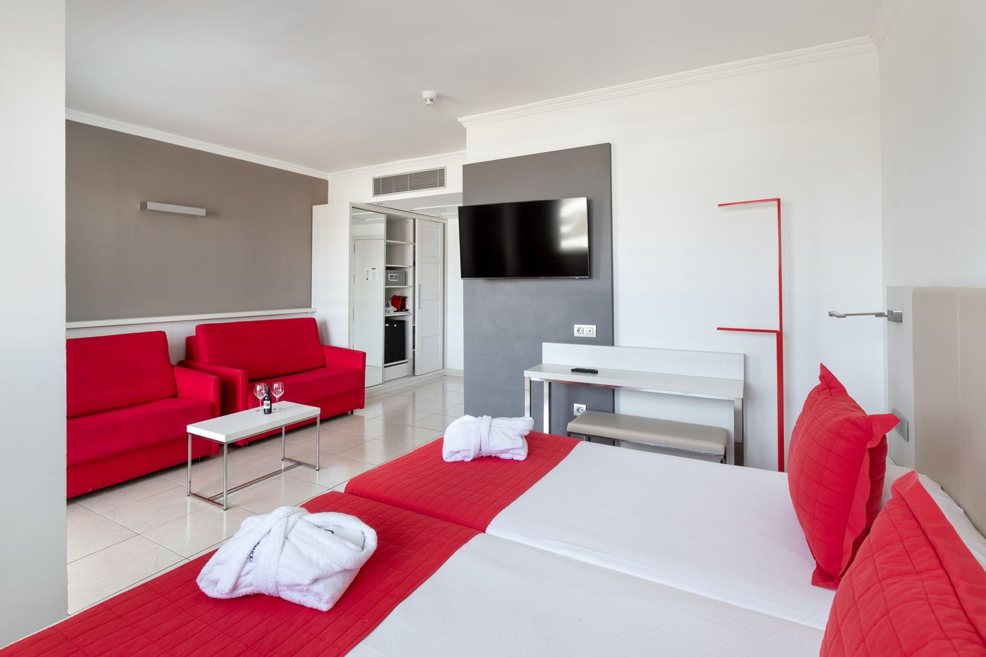 Alexandre-Hotel-La-Siesta-Room-24