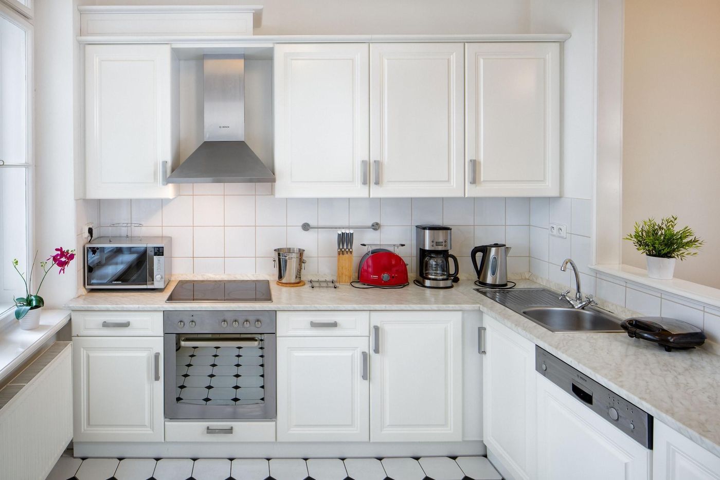 Old-Town-Square-Apartments-Room-31