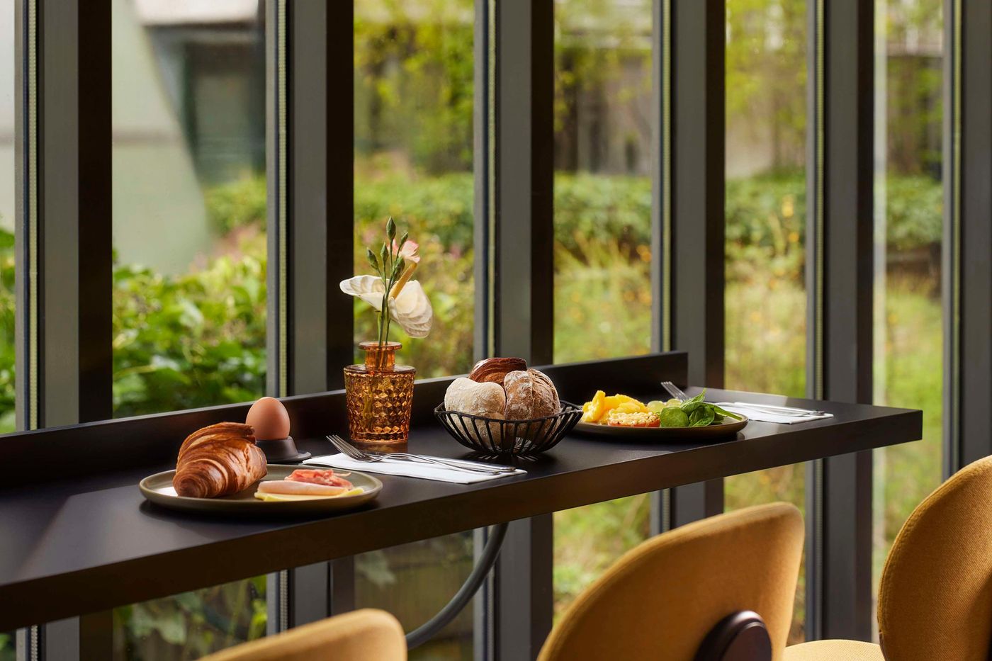 NH-Amsterdam-Museum-Quarter-Restaurant-22