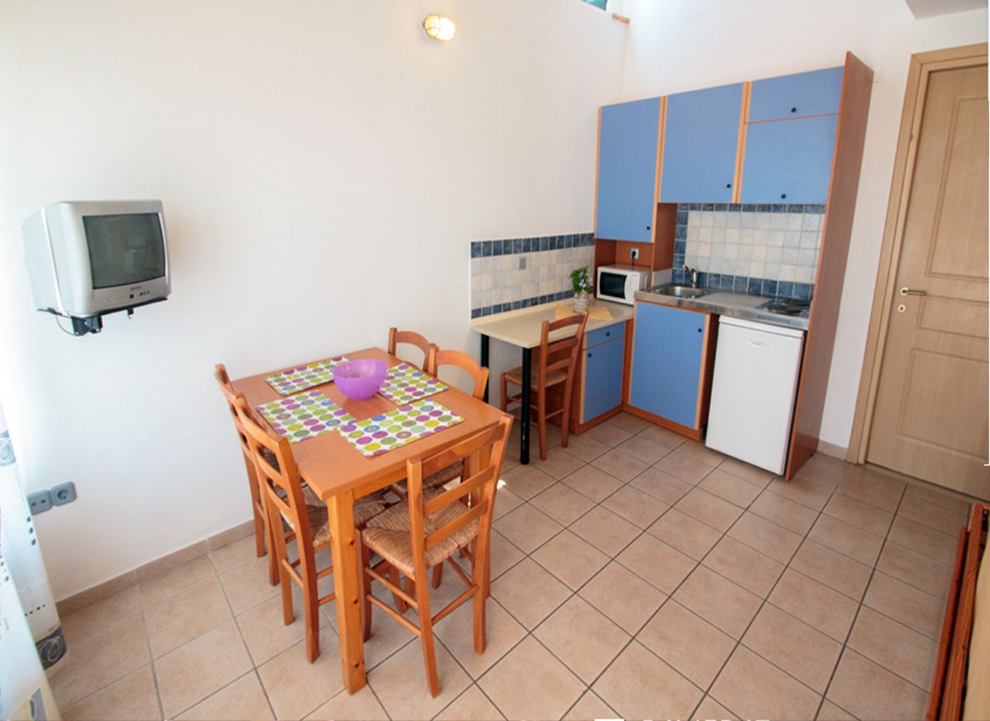 Nireas-Studios---Apartments-Room-17