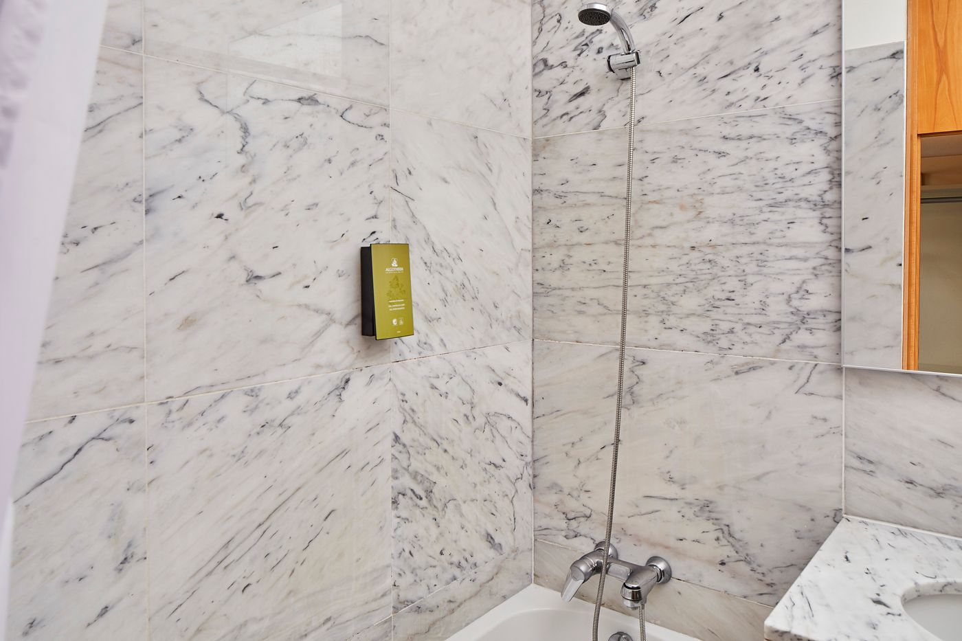 Faro---Beach-Club-Room-26