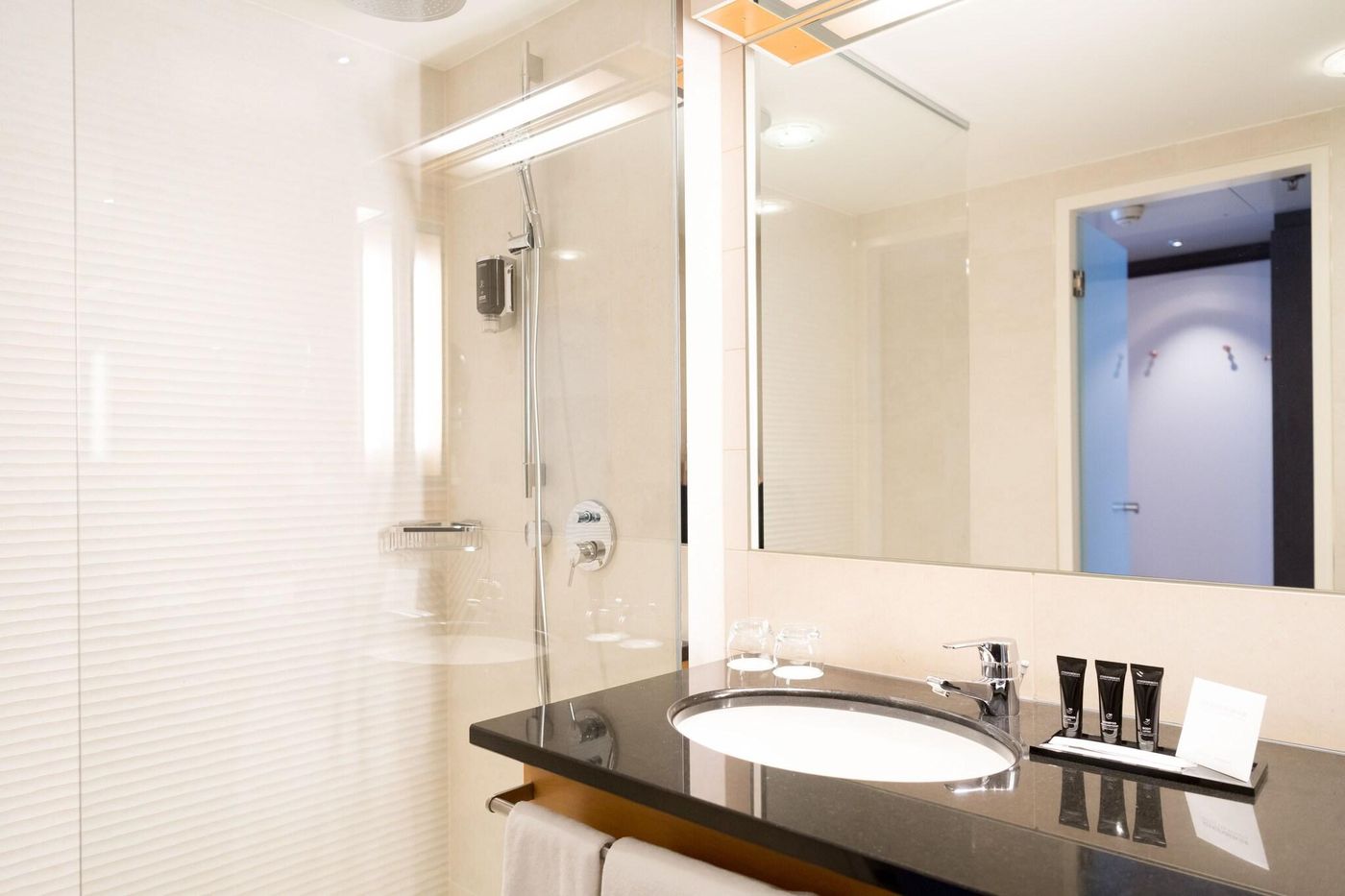 Steigenberger-Amsterdam-Airport-Room-26