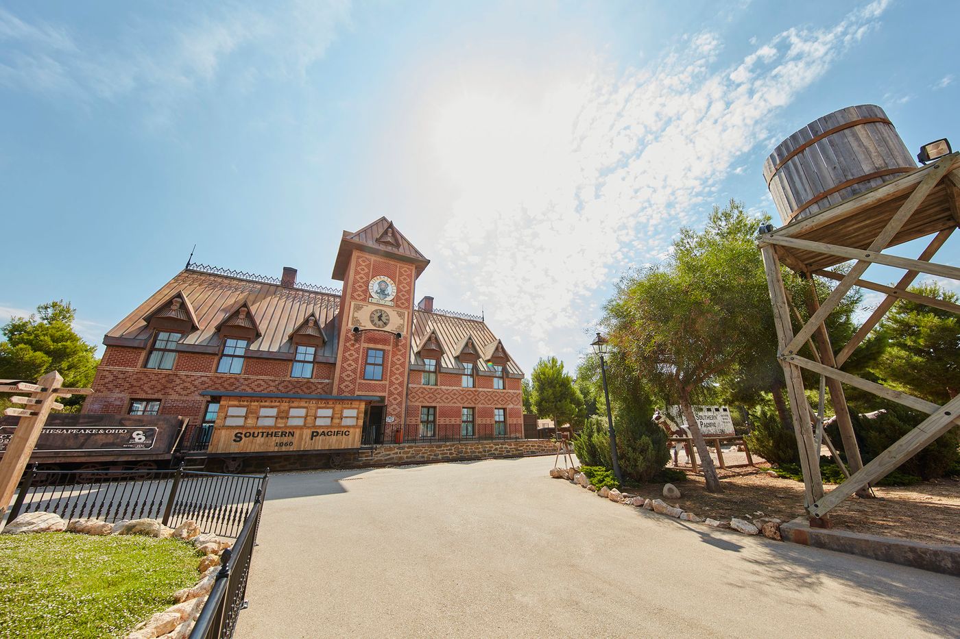 PortAventura-Hotel-Gold-River---Theme-Park-General-view-14