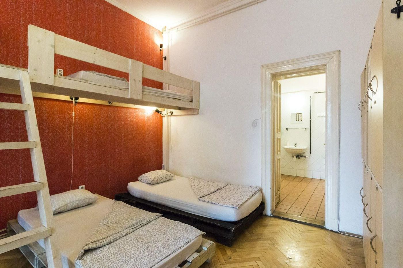 Baroque-Hostel-Budapest-Room-27