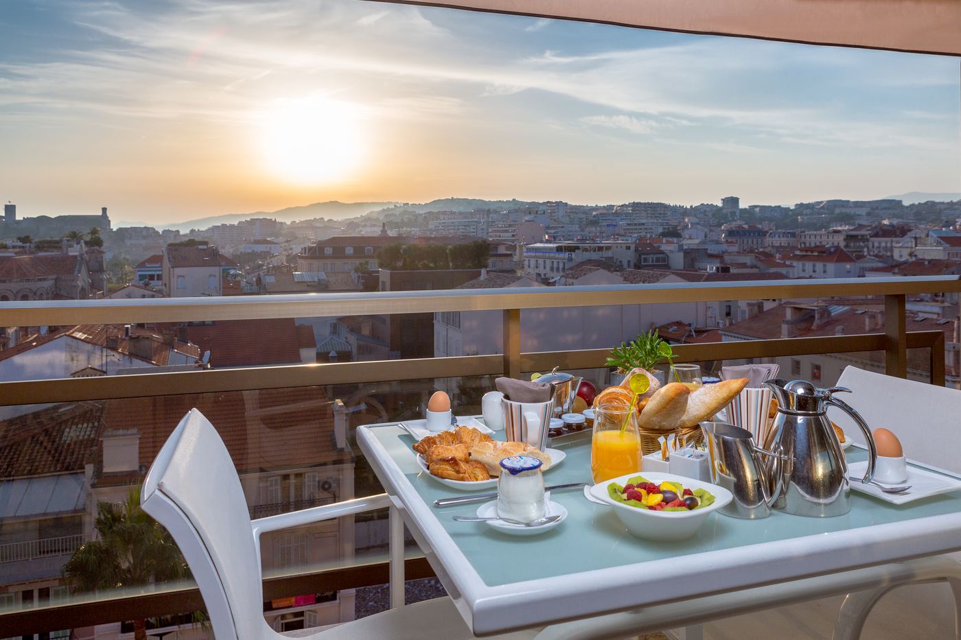 Hotel-Barriere-Le-Gray-d-Albion-Terrace-10