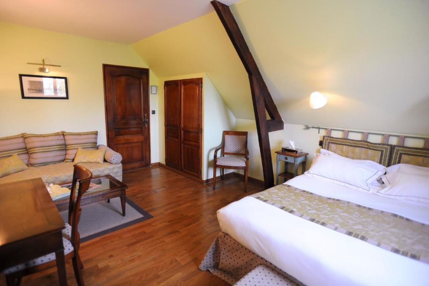 Demeures & Chateaux Le clos des fontaines-France-JUMIEGES-Room-6