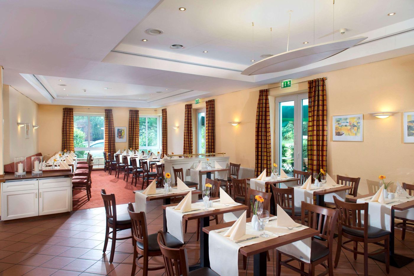 Wyndham-Garden-Potsdam-Restaurant-19