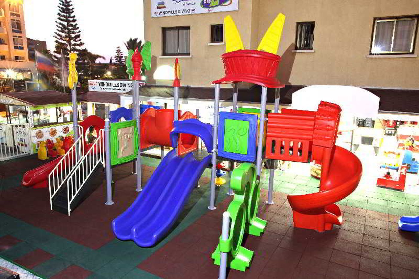 Windmills-Hotel-Apartments-Sports-and-Entertainment-42