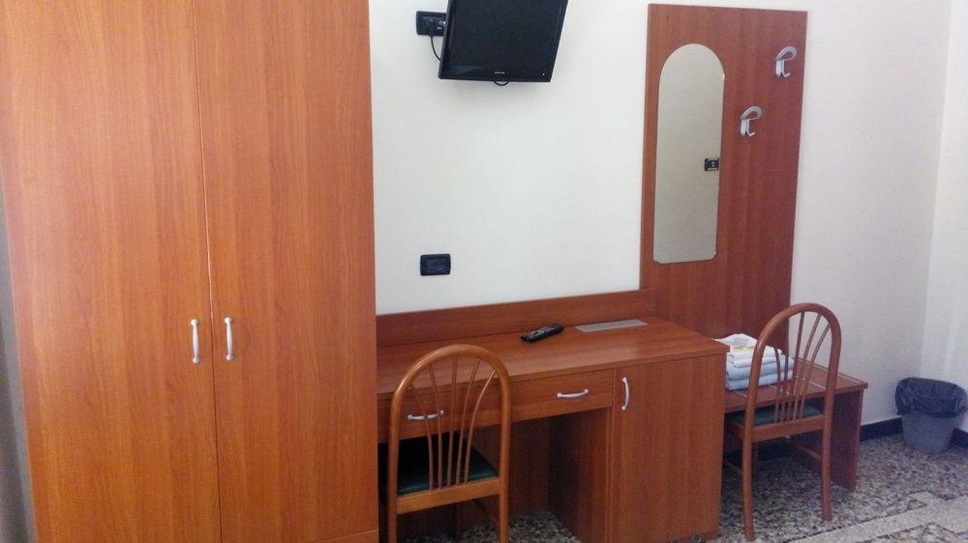 Le Tre Stazioni - Italy - GENOA  - Room - 5