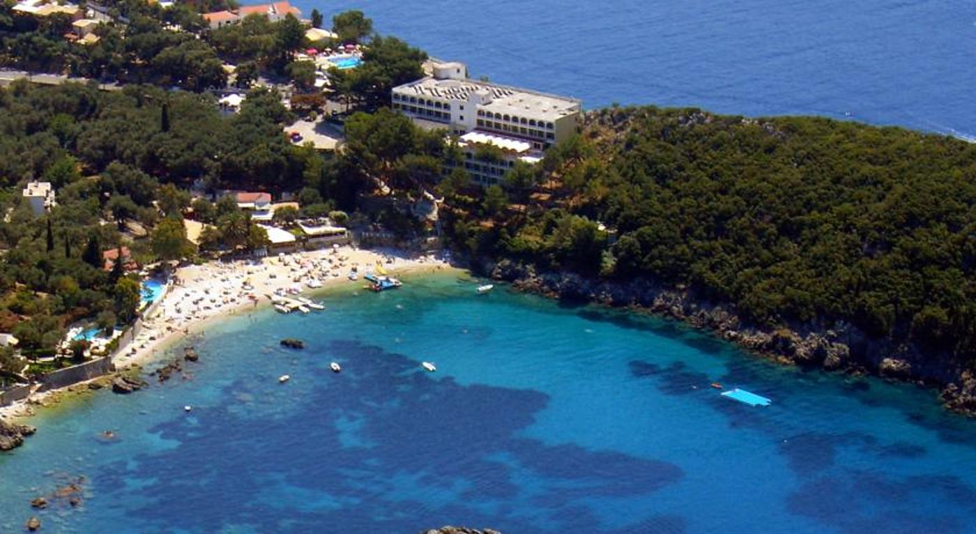 Akrotiri-Beach-General-view-35
