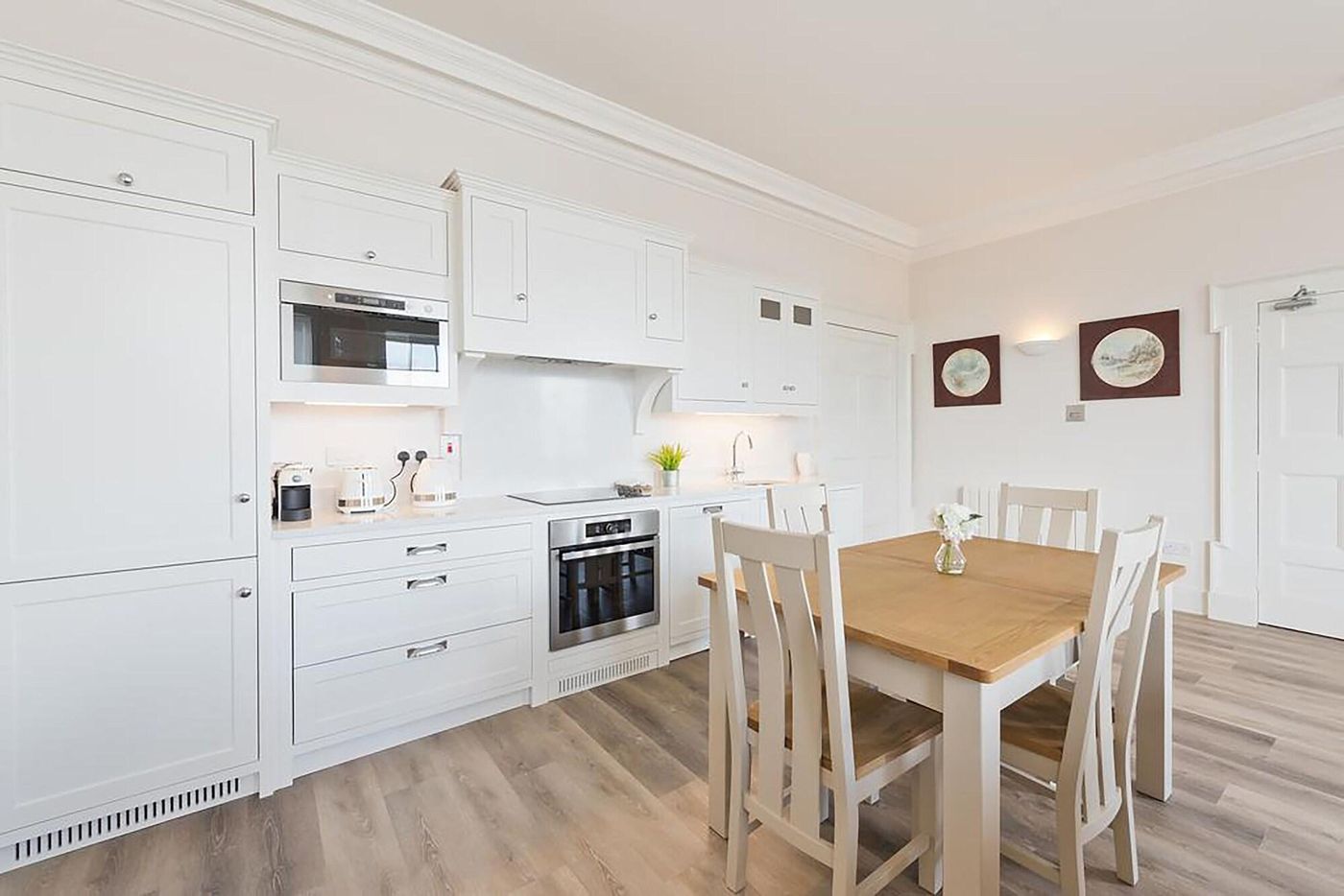 Henrietta-Suites-City-Centre-Room-43