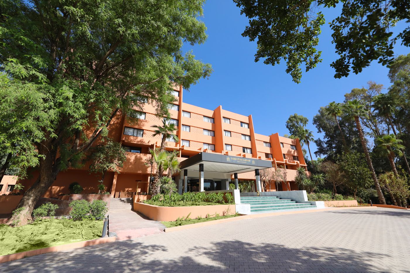 Kenzi-Rose-Garden-General-view-11