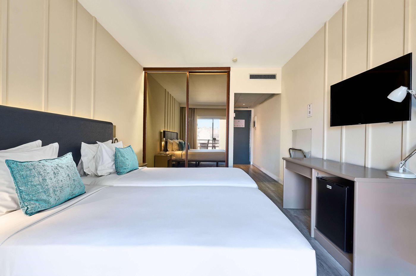 Tryp-Lisboa-Caparica-Mar-Hotel-Room-26