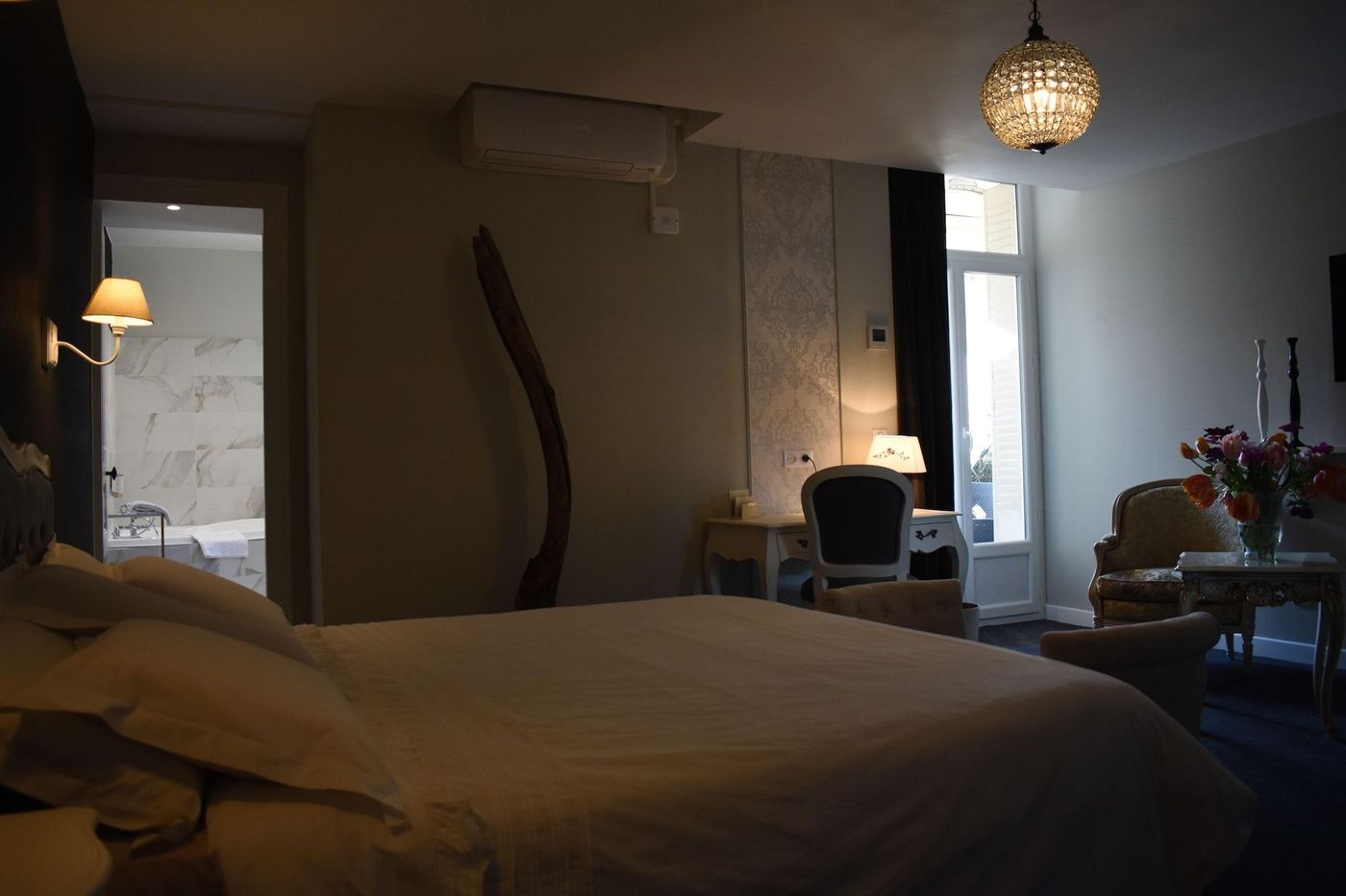 Hotel Henri Iv-France-TARBES-Room-9