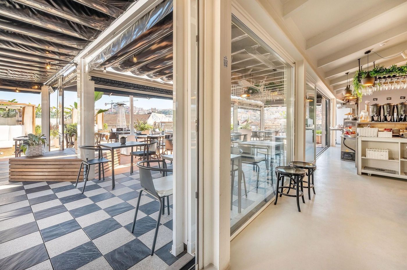 The-Art-Inn-Lisbon-Restaurant-4