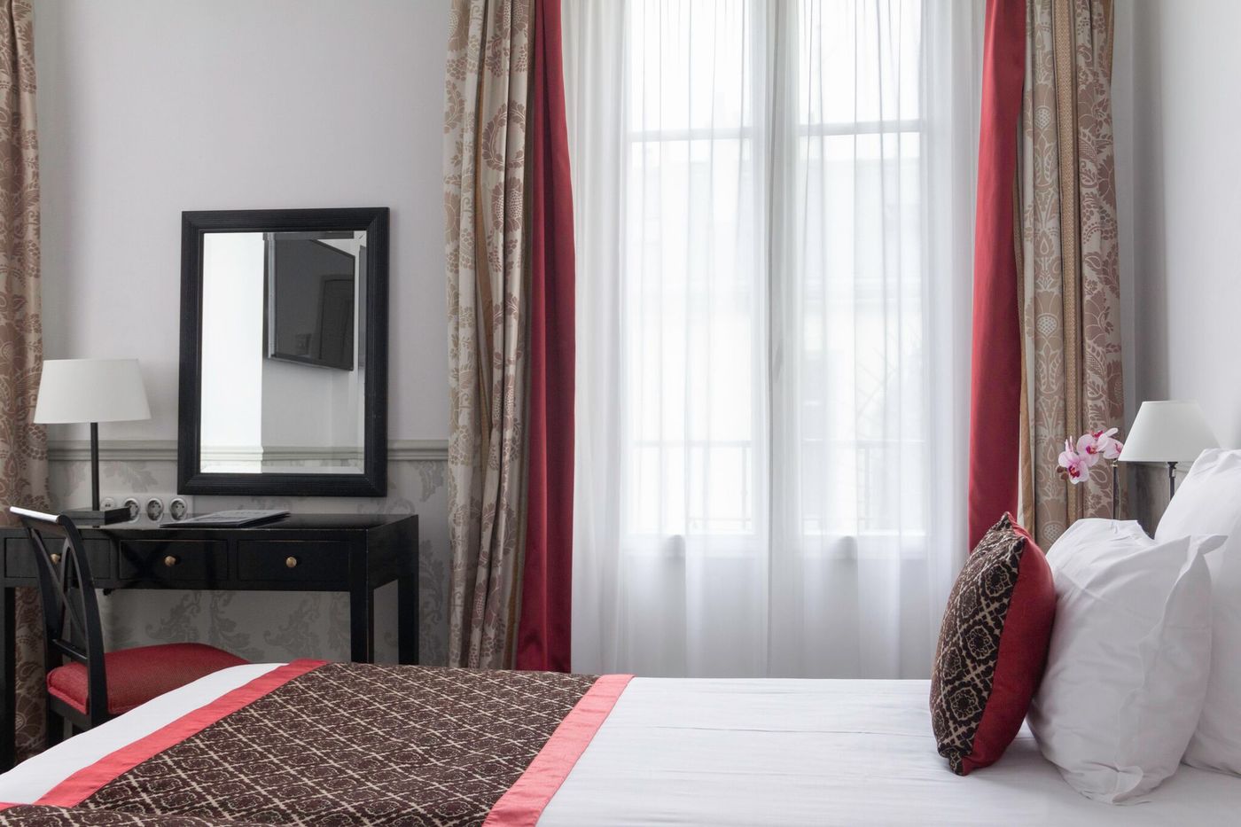 Bradford-Elysees-Astotel-Room-38