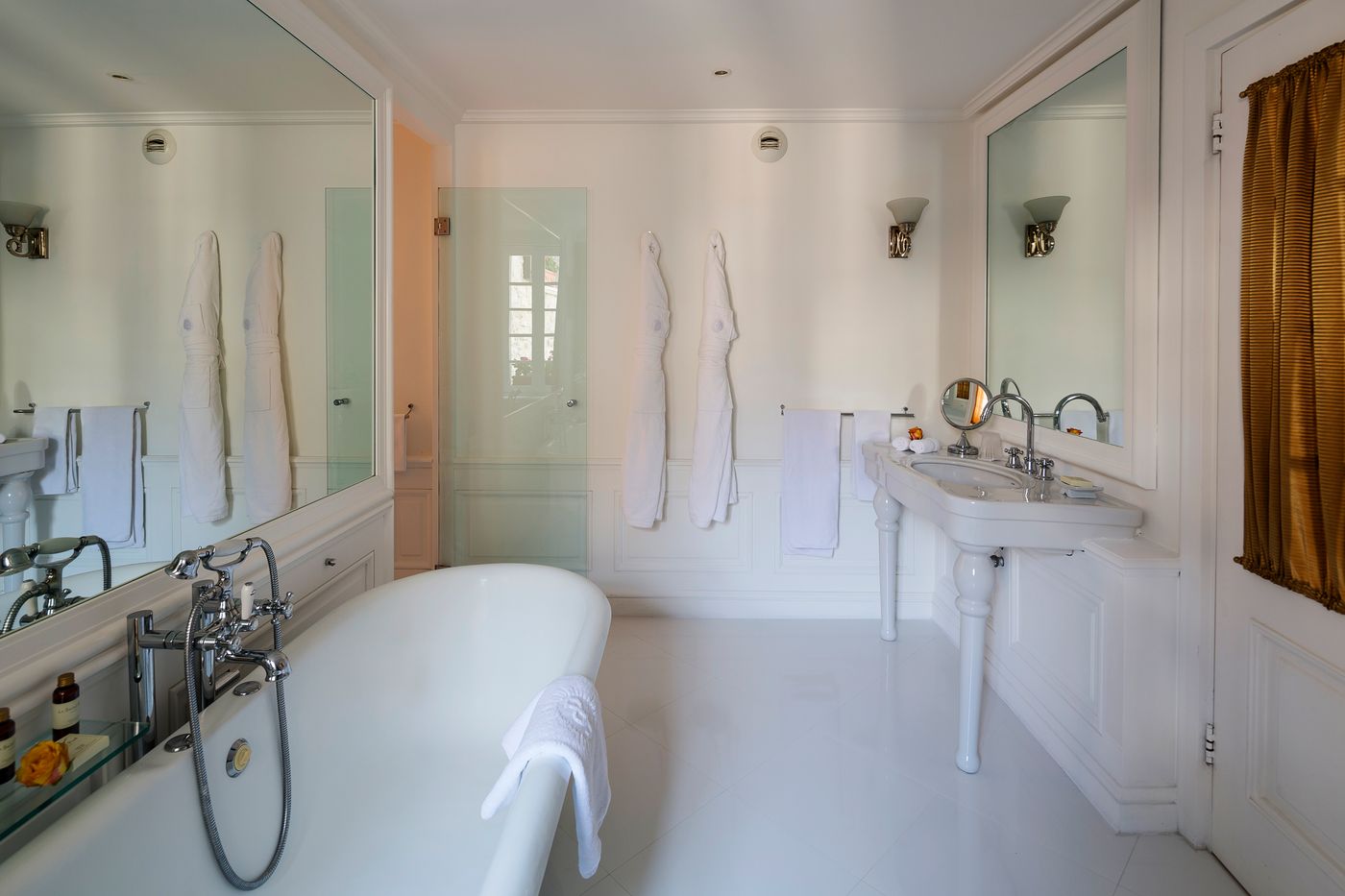 Le-Saint-Paul-Room-35