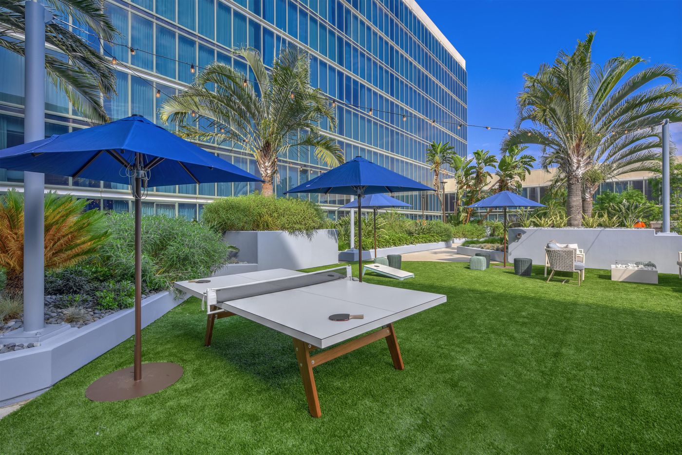 Hilton-Anaheim-General-view-91