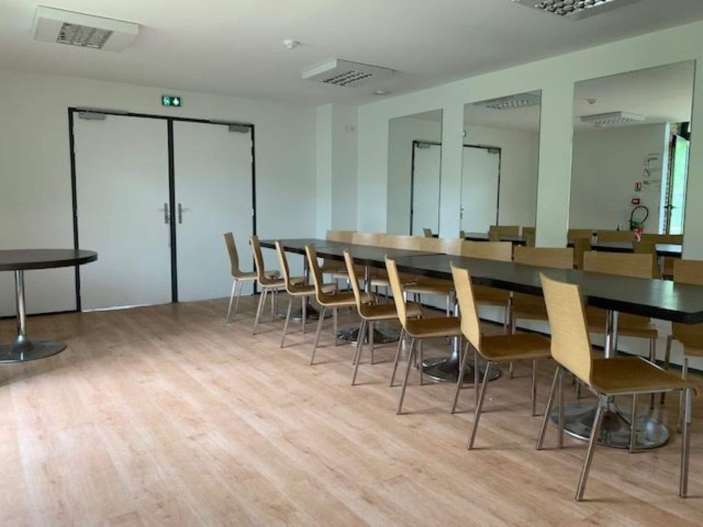 Au Coq Dort - France - chatillon sur chalaronne - Sports and Entertainment - 2