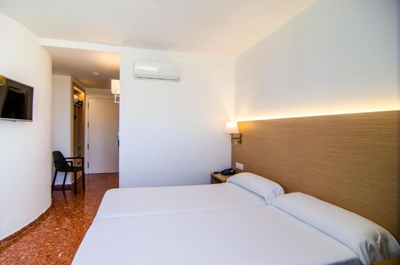 Port-Europa--Room-19