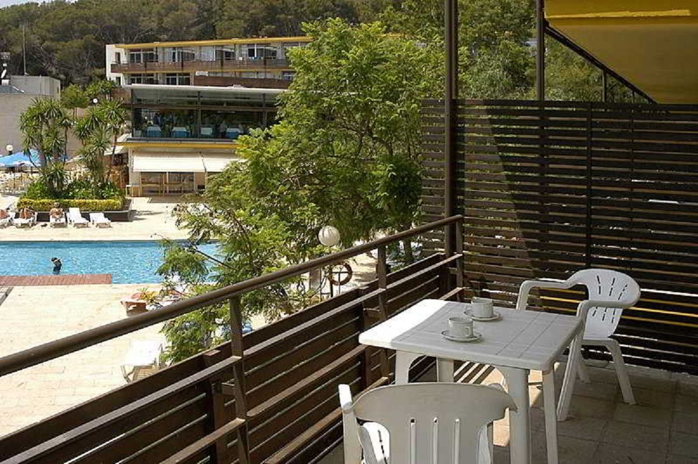 Comtat-Sant-Jordi-Aparthotel-Terrace-26