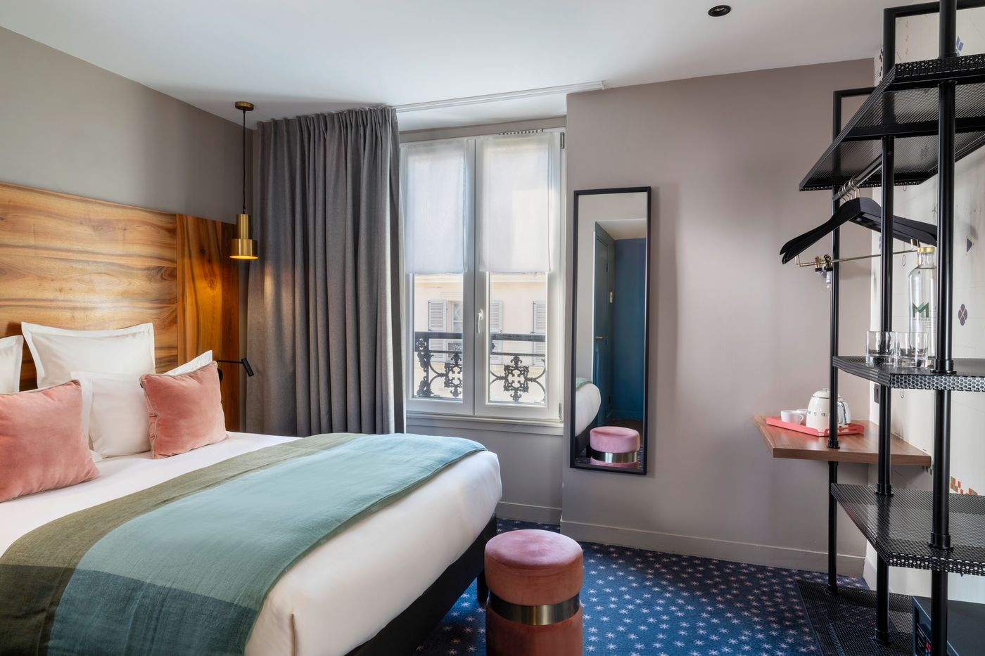 Maxim-Folies-Room-12