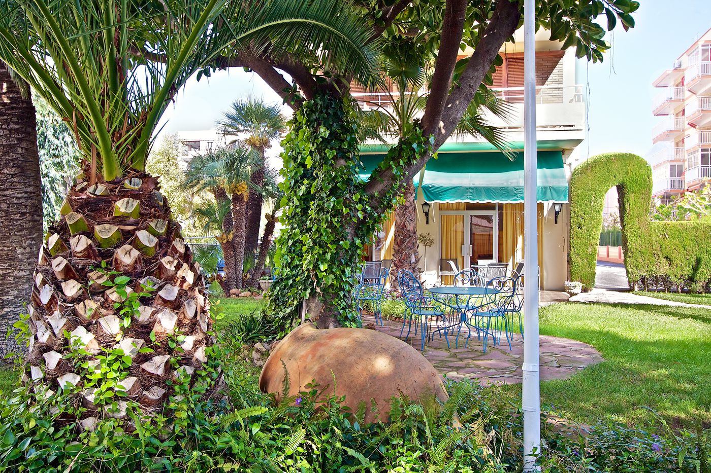 Tramontana-Terrace-1