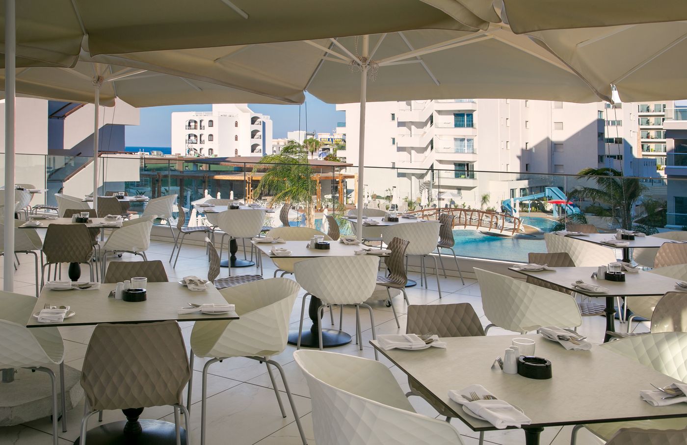 Vangelis-Hotel---Suites-Restaurant-15
