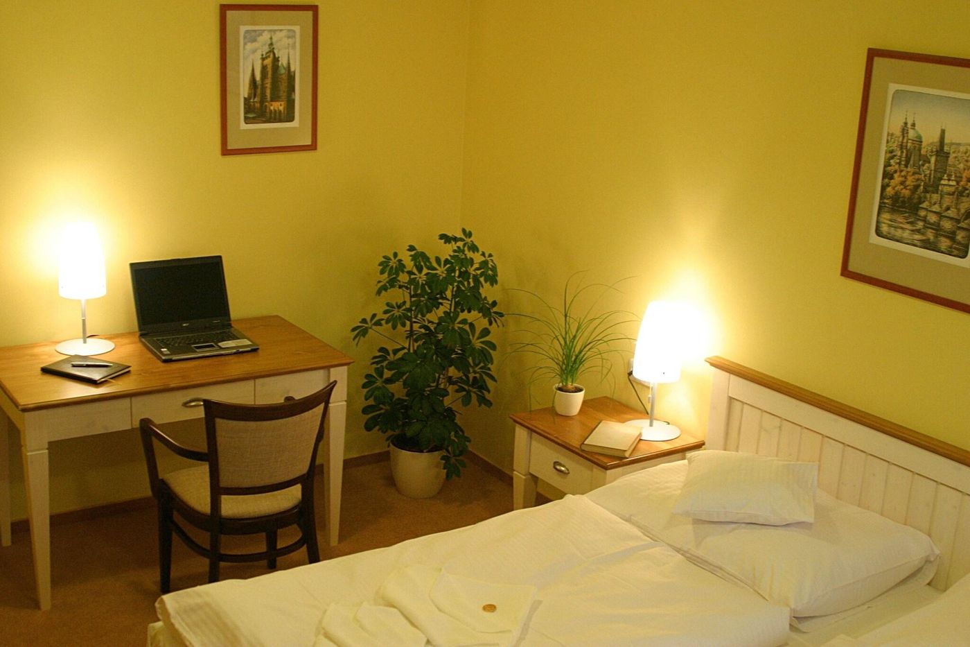 Dolce-Villa-Room-12
