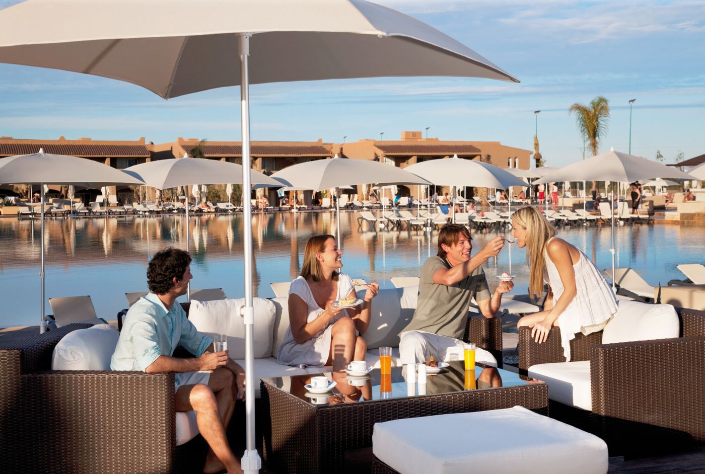 Hotel-Riu-Tikida-Palmeraie---All-Inclusive-Bar-18