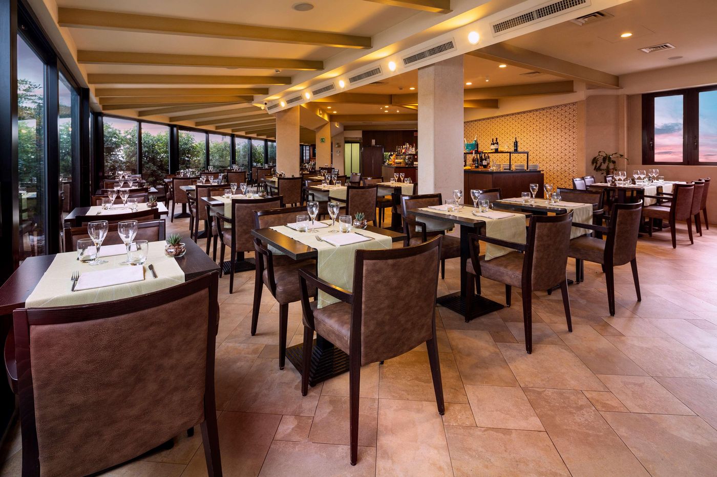 Best-Western-Plus-Hotel-Galles-Restaurant-73