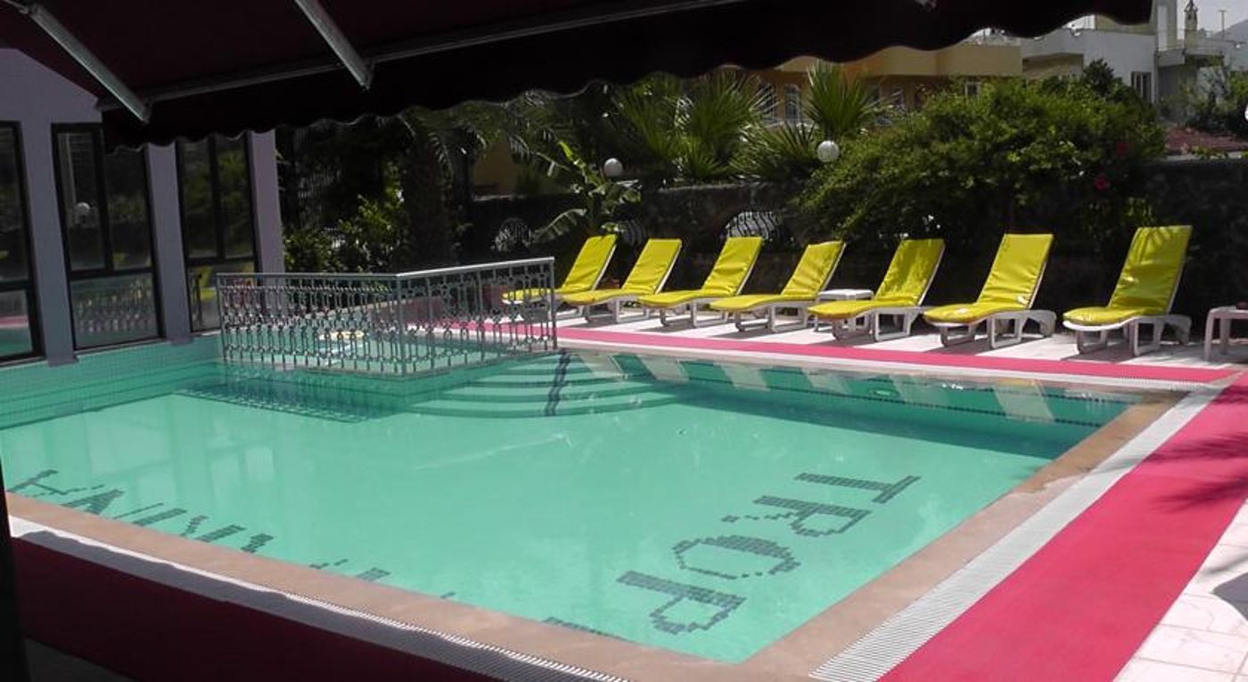 Tropic Marina Apartments