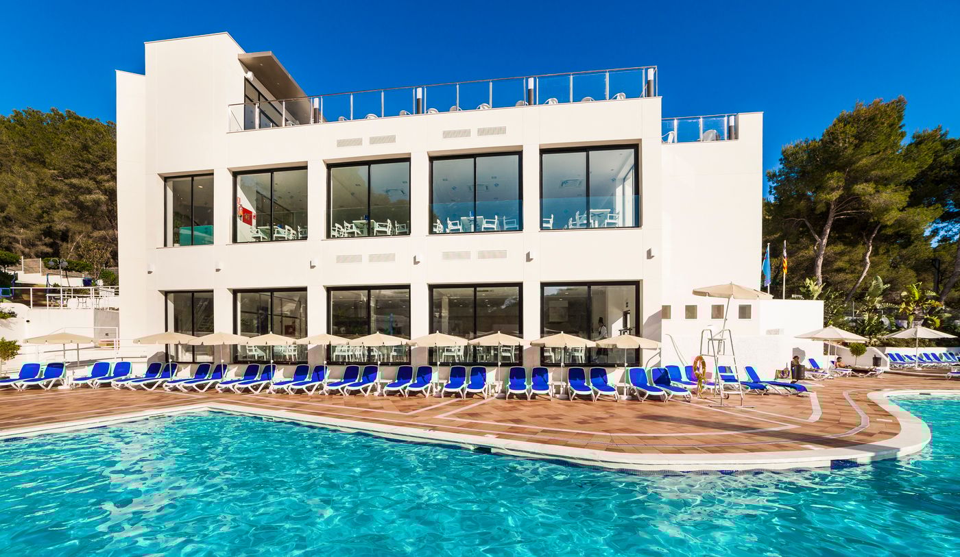 Globales-Montemar-Pool-5