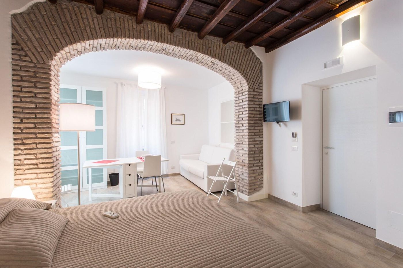 Domenichino-Luxury-Home-Room-8