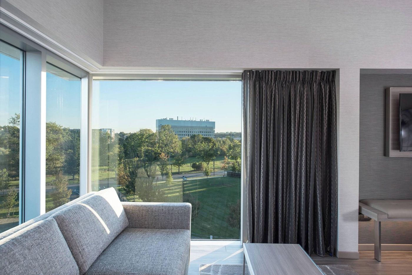 AC-Hotel-Boston-Cambridge-Room-9