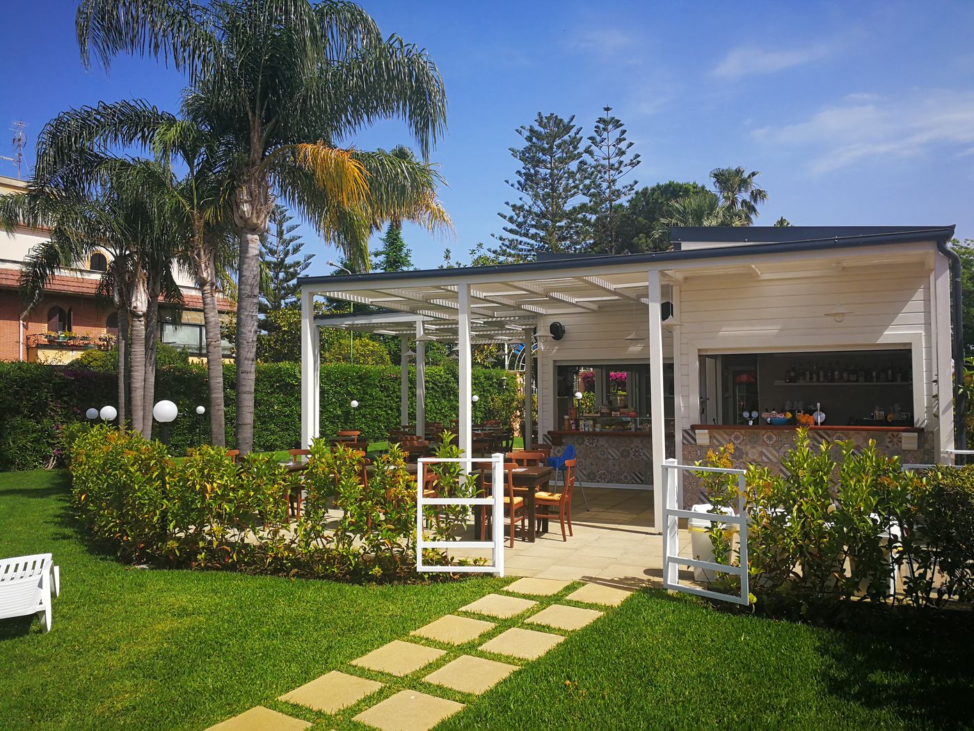 Residence-Villa-Giardini-Bar-19