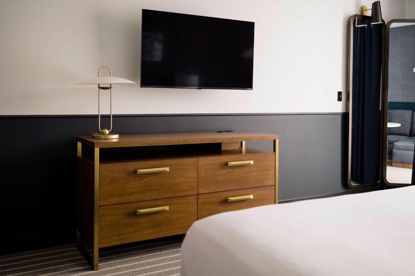 Cambria-Hotel-Boston-Somerville-Room-42