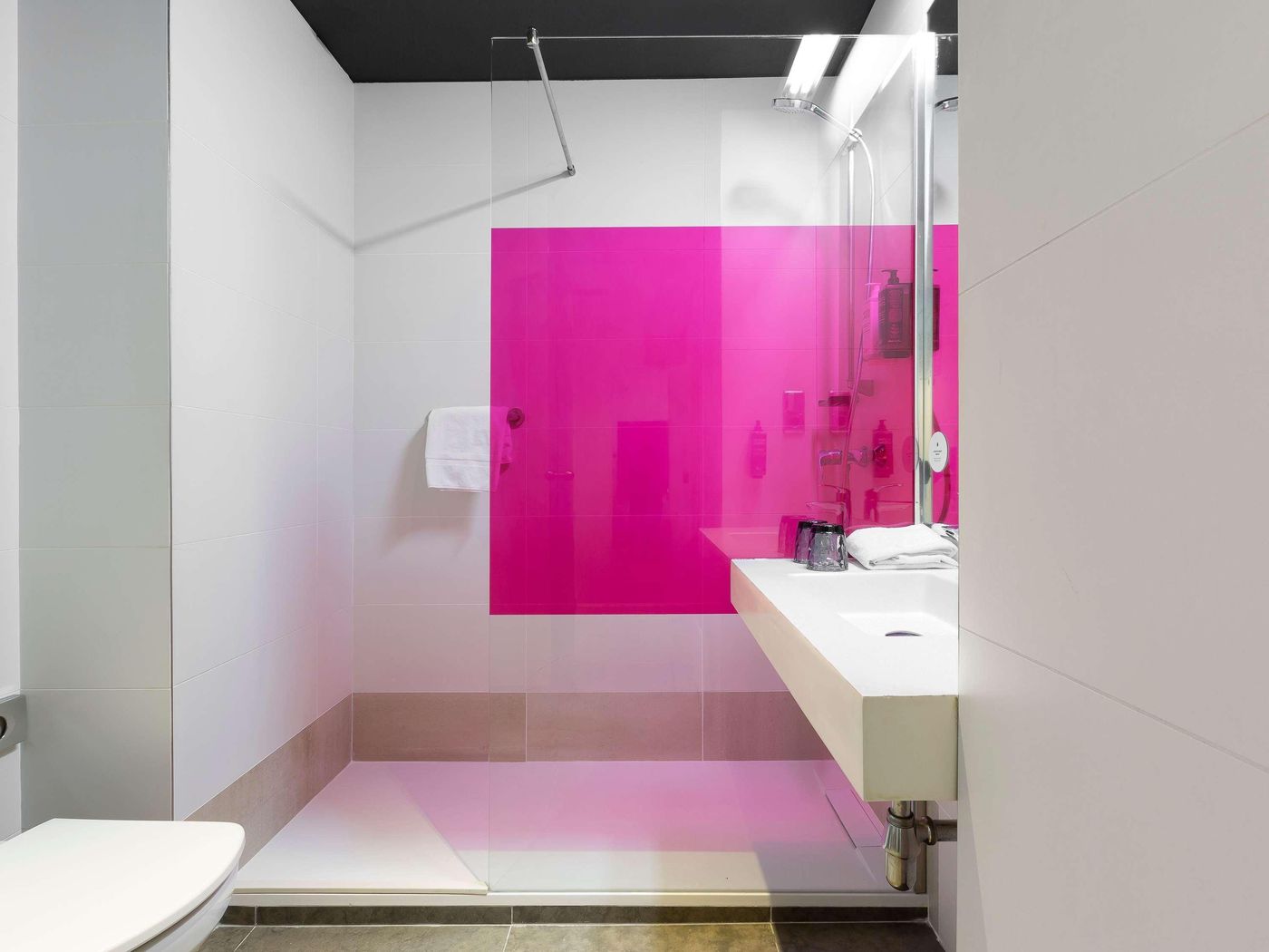 Ibis-Styles-Madrid-Prado-Room-44