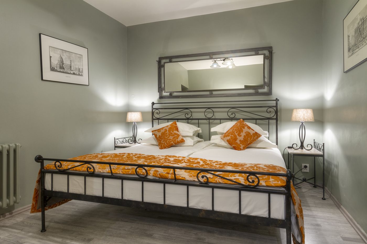 Black-Star-Suites-Room-7