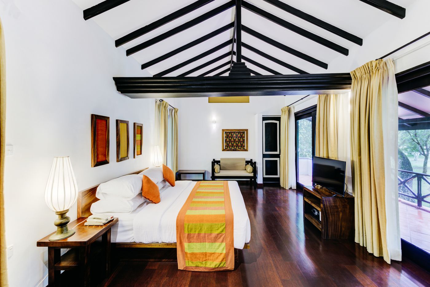 Cinnamon-Lodge-Habarana-Room-11