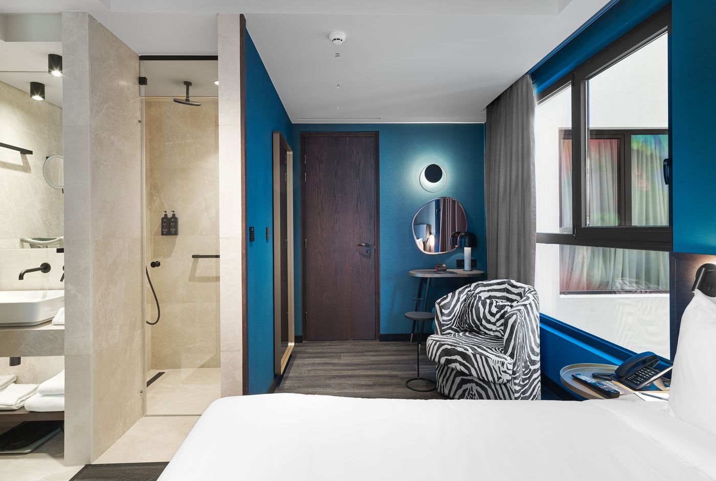 NYX-Esperia-Palace-Athens-by-Leonardo-Hotels-Room-36